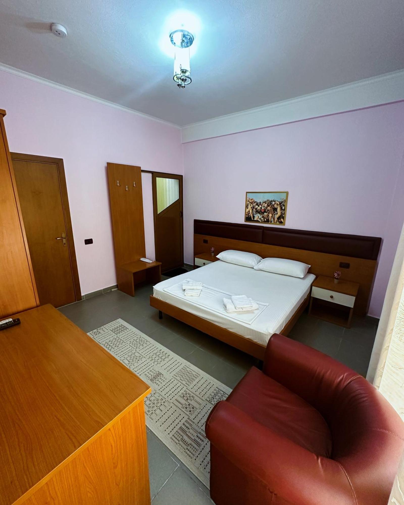 Hotel Edland 3*