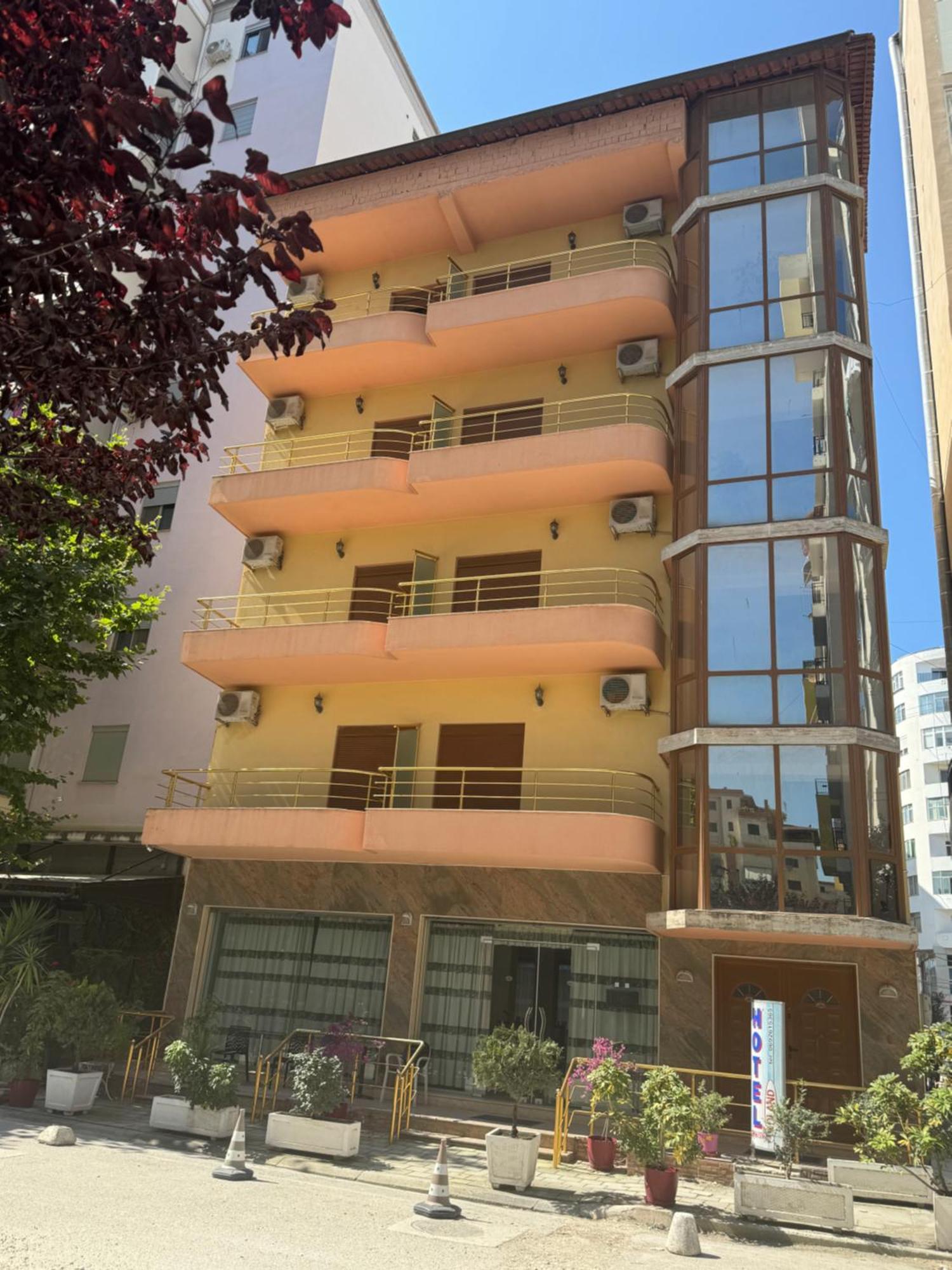 Edland 3* Vlorë
