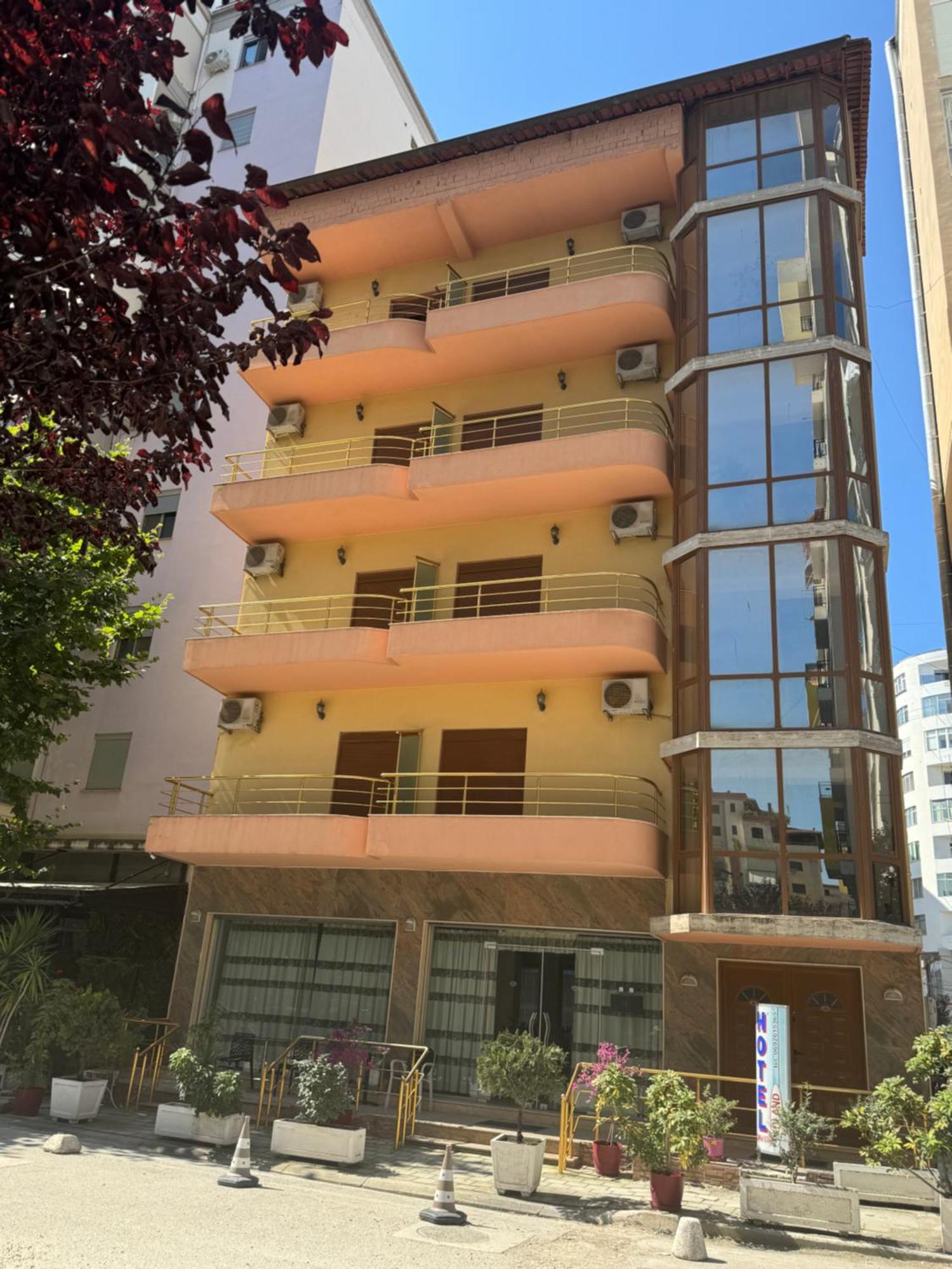 Hotel Edland 3*